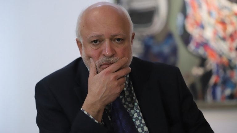 Минеков обесни, че е сгрешил за таксата за Лувъра